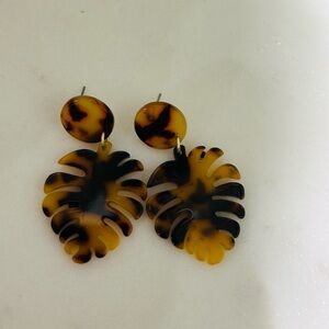 Tortoise palm leaf earrings